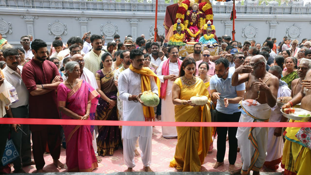 Veyi Sthambala Mandapam Inauguration at Dokiparru Mahakshetram