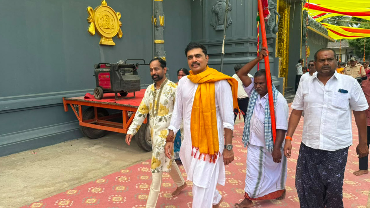 Veyi Sthambala Mandapam Inauguration at Dokiparru Mahakshetram