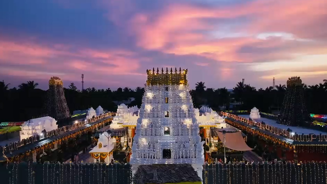 Veyi Sthambala Mandapam Inauguration at Dokiparru Mahakshetram