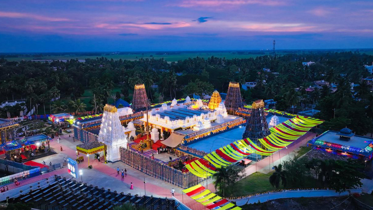 Veyi Sthambala Mandapam Inauguration at Dokiparru Mahakshetram