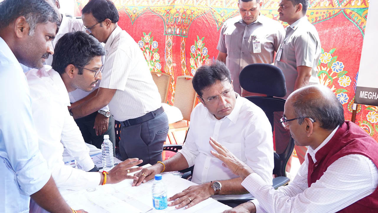 Minister Sridhar Babu Reviews Progress at Young India Skills University_1