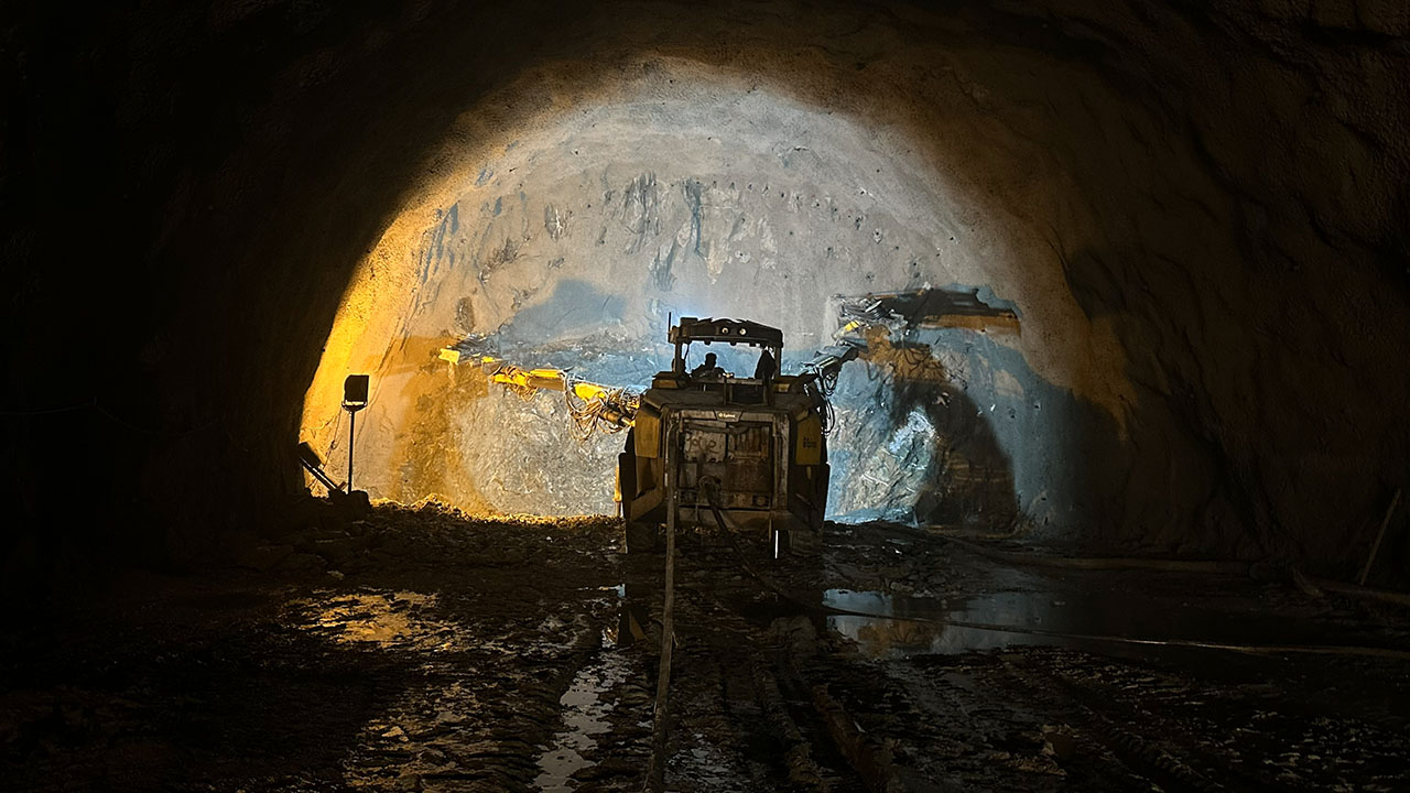 Chief Secretary of Ladakh Reviews Zojila Tunnel Progress